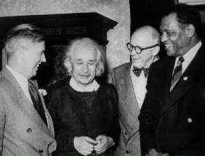 einstein-robeson1947.jpg