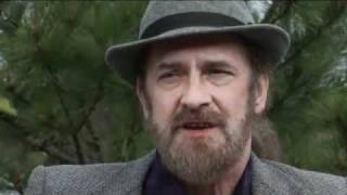 Though no proof exists that Jew-defender Alan Watt is a pedophile, he surely has the typical look of a child predator.  