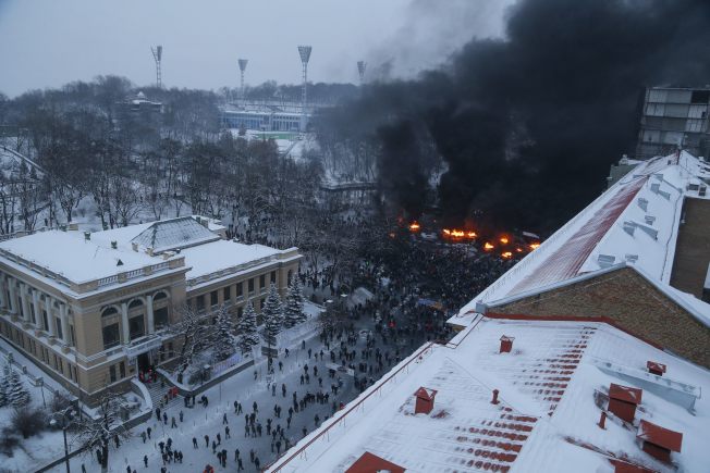 Just a tire fire in the middle of Kiev. Typical protest stuff.
