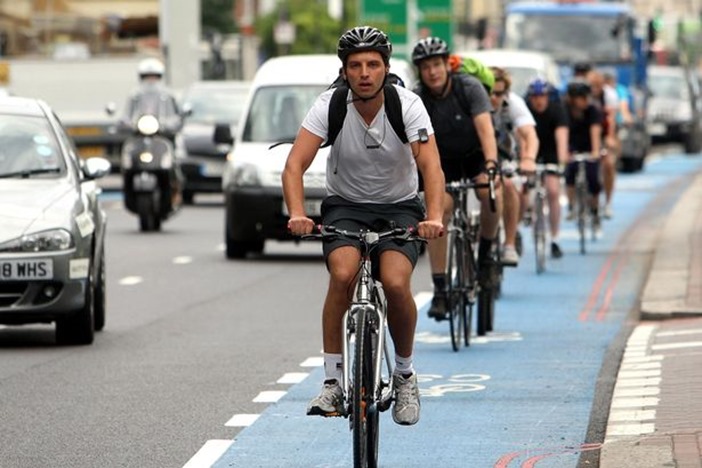 PM1993081HEALTH-Cyclists-1