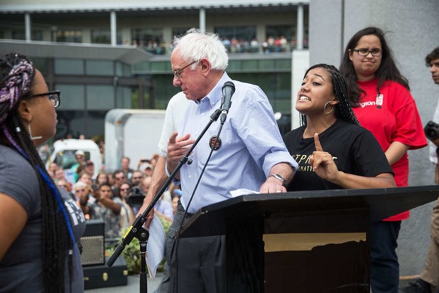 black-lives-matter-push-bernie-sanders-off-2015