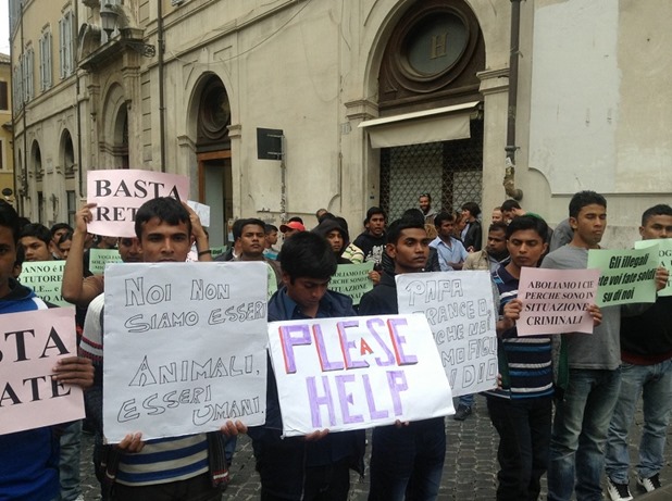 immigrati-protesta