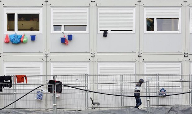 Container-housing