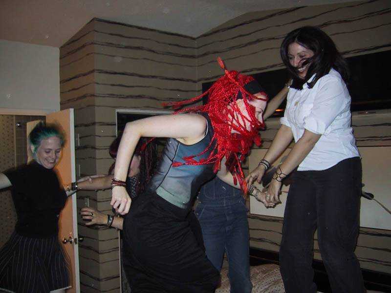 009-bedjumpingmafia02