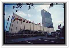 Un building photograph
